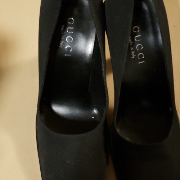 Authentic Gucci - Picture 4 of 12